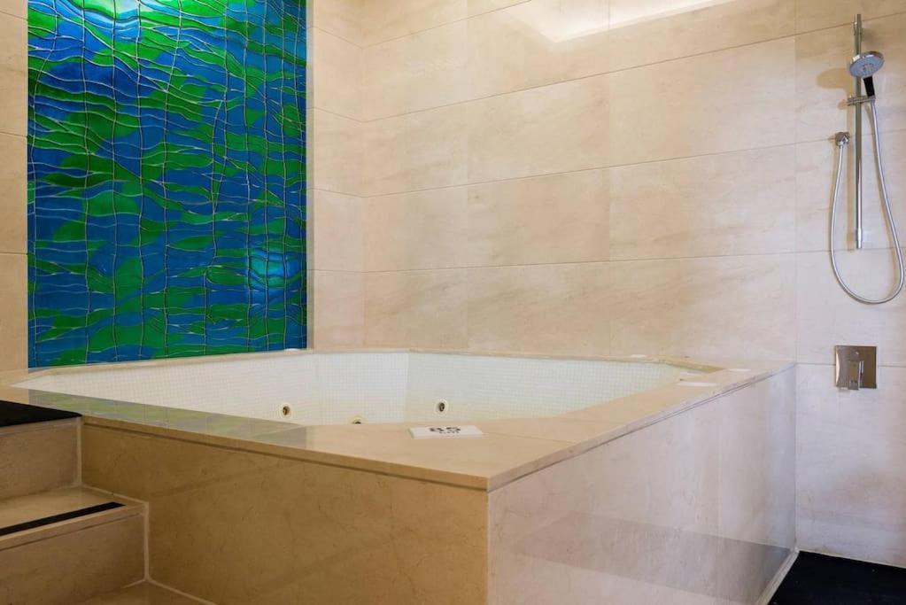 Versace Tower Luxury Suites - Downtown Бейрут Экстерьер фото
