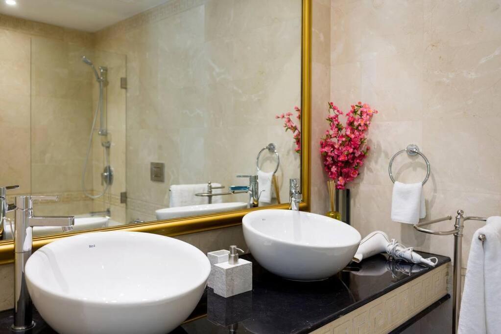 Versace Tower Luxury Suites - Downtown Бейрут Экстерьер фото